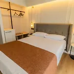 De 4*