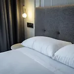 De 4*