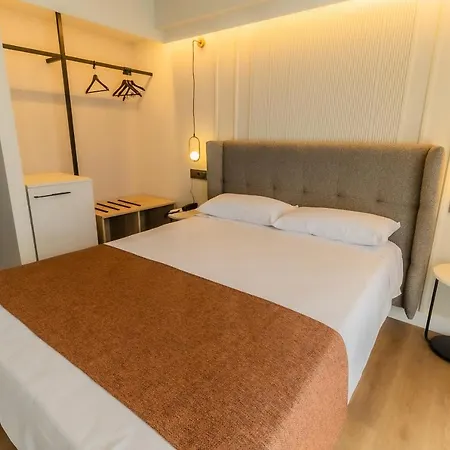 De 4*